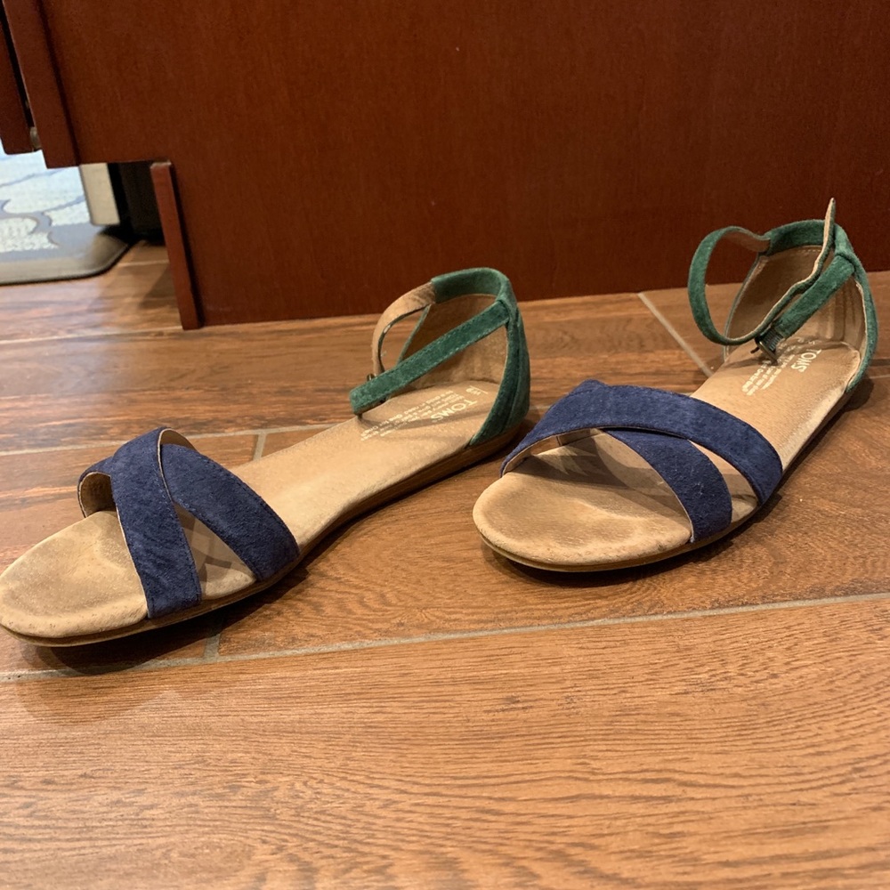 Tom’s sandals